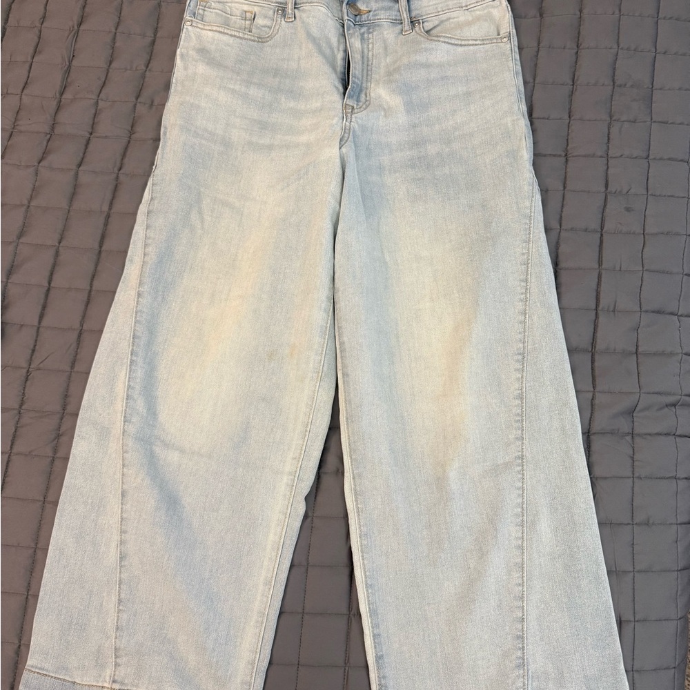 Sofia by Sofia Vergara Light Wash Cropped Wide Leg Jeans